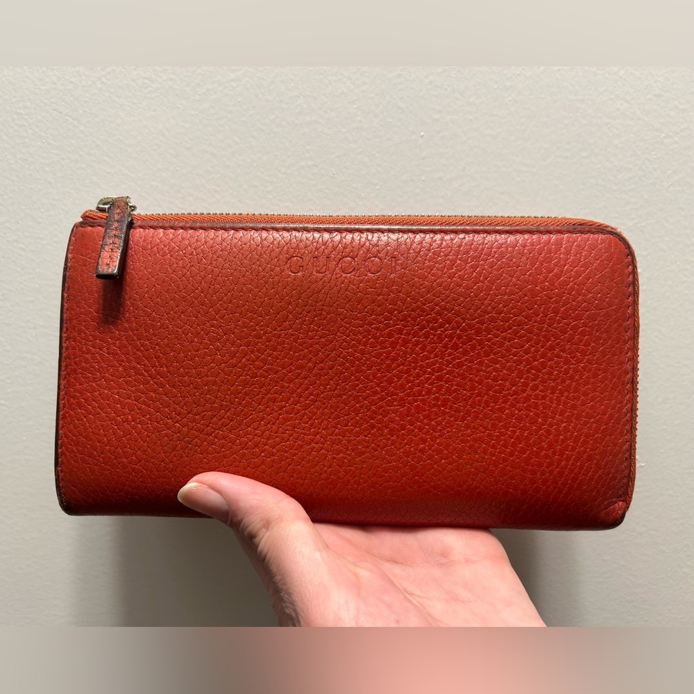 Gucci Brick Red Leather Zip Wallet EUC